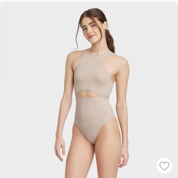 Colsie Cut Out Bodysuit - Picture 4 of 5